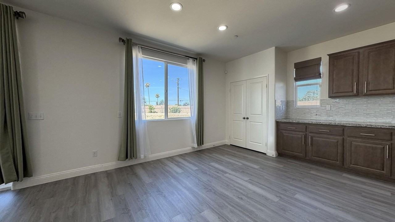 1317 Alpine Ave - Photo 6 of 34