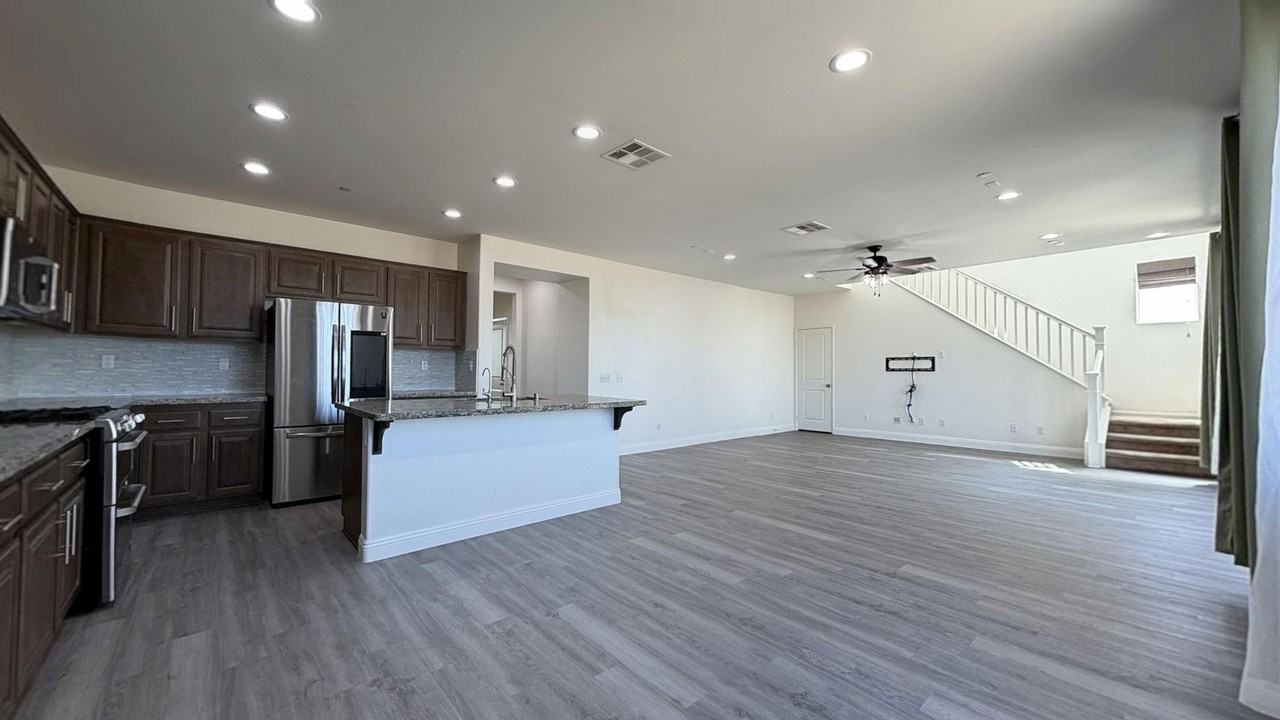 1317 Alpine Ave - Photo 7 of 34