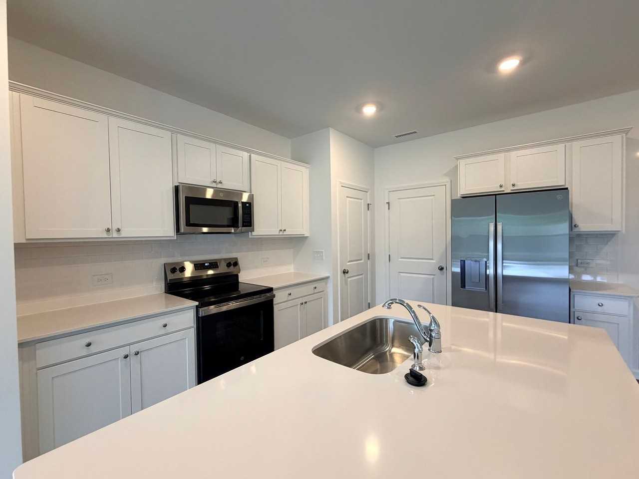 501 Fran Dr - Photo 3 of 10