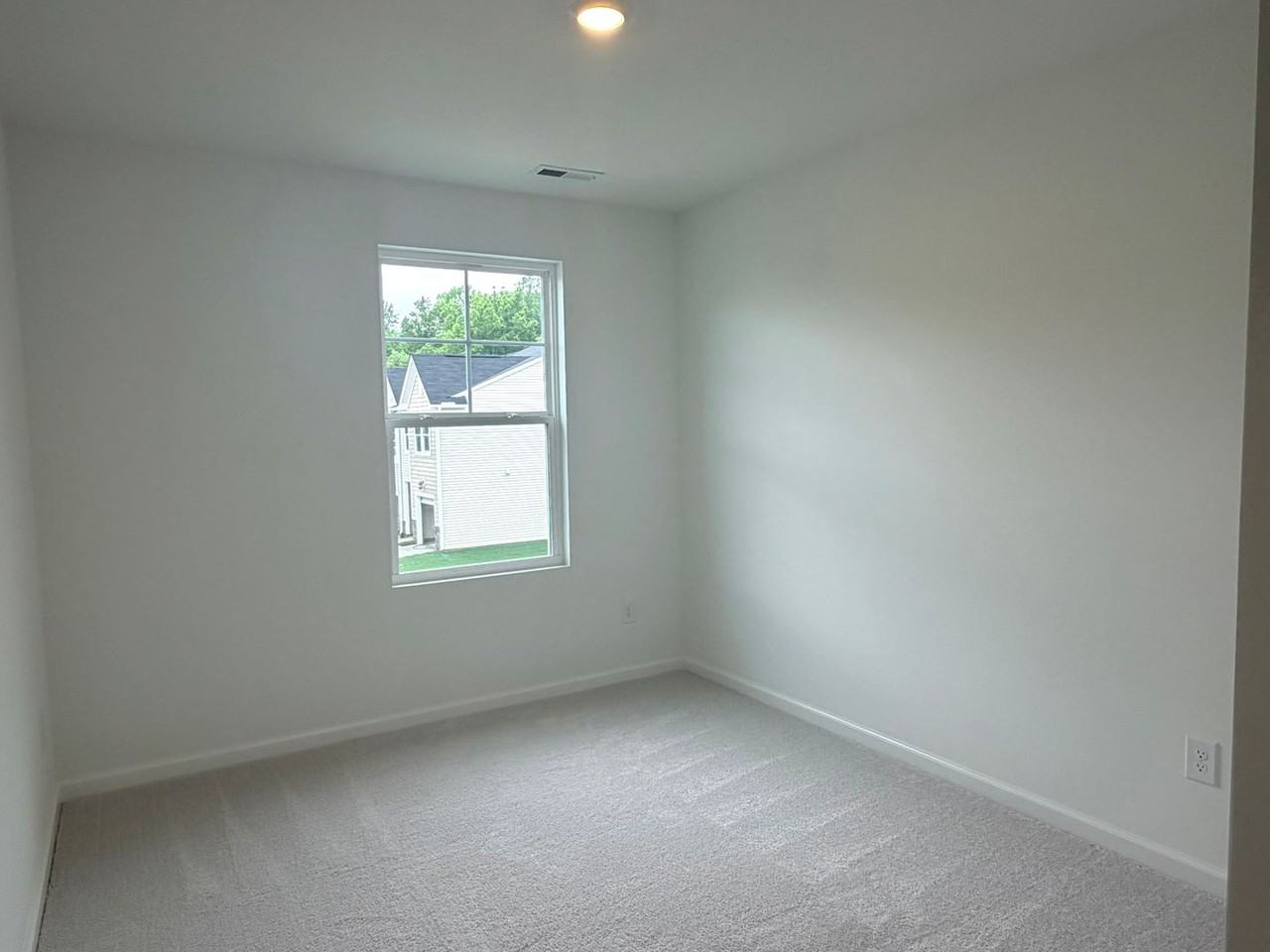 501 Fran Dr - Photo 7 of 10
