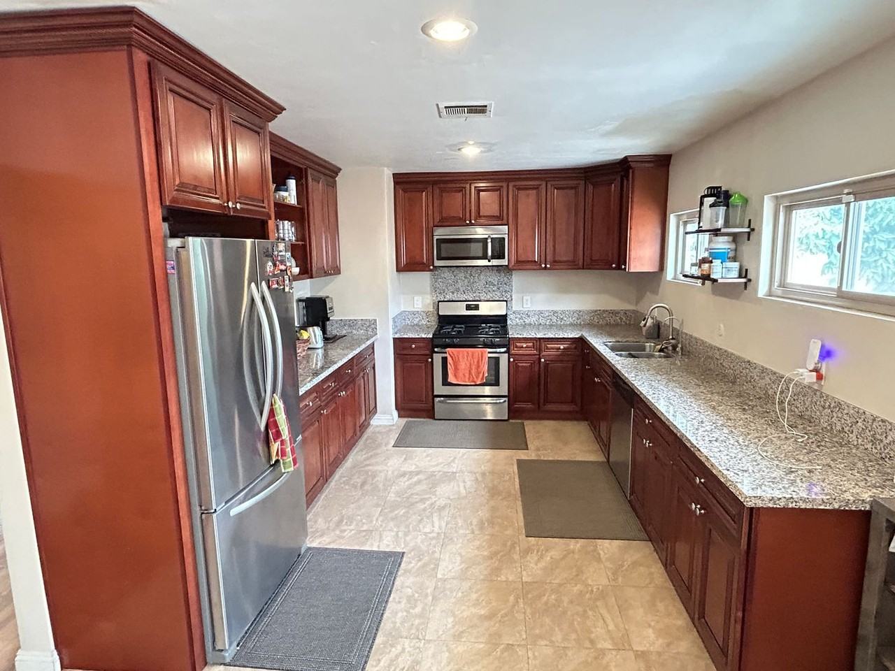 2201 E Standish Ave - Photo 6 of 23
