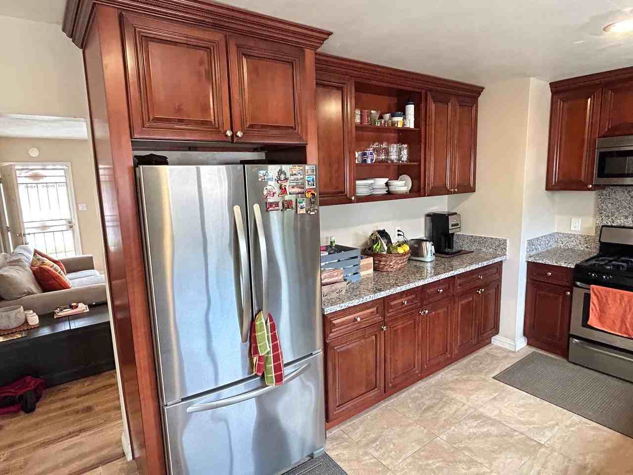 2201 E Standish Ave - Photo 7 of 23