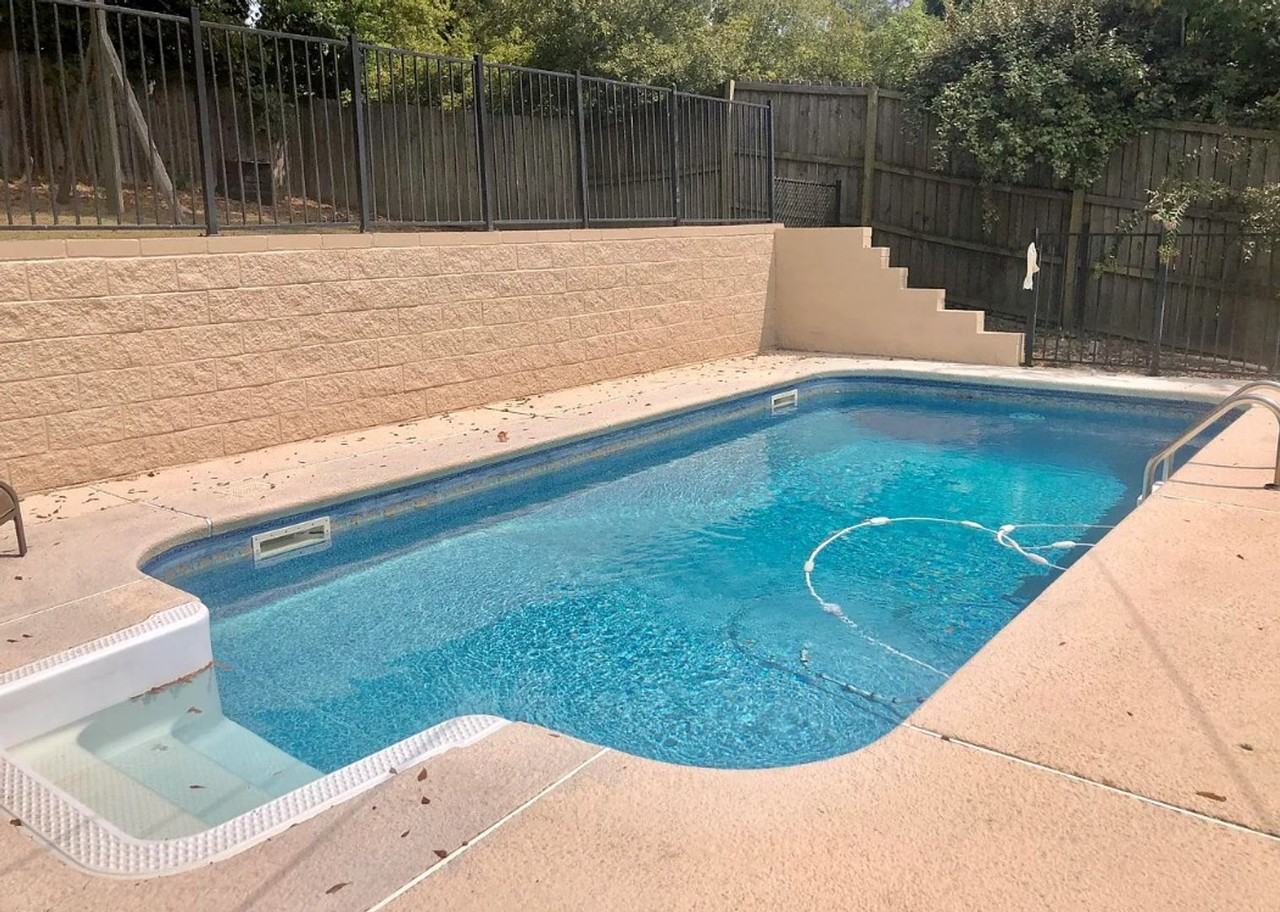 2206 Bluecutt Rd - Photo 3 of 10