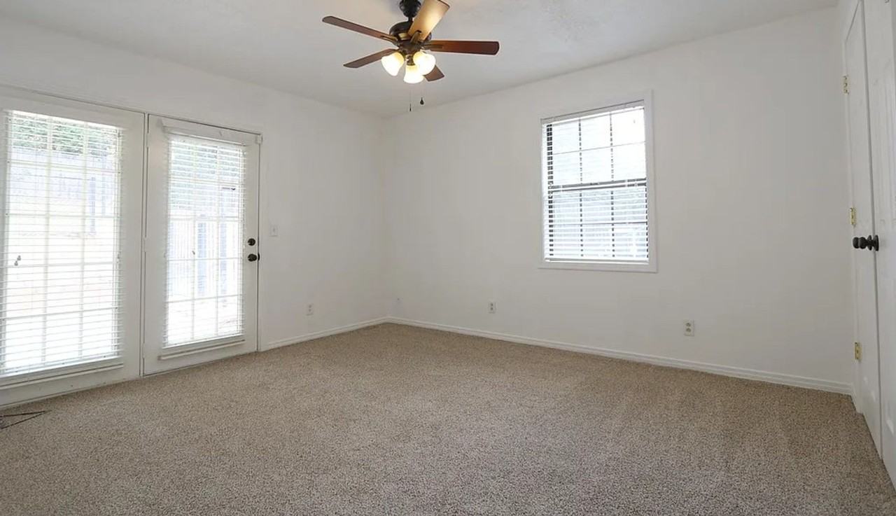 2206 Bluecutt Rd - Photo 4 of 10