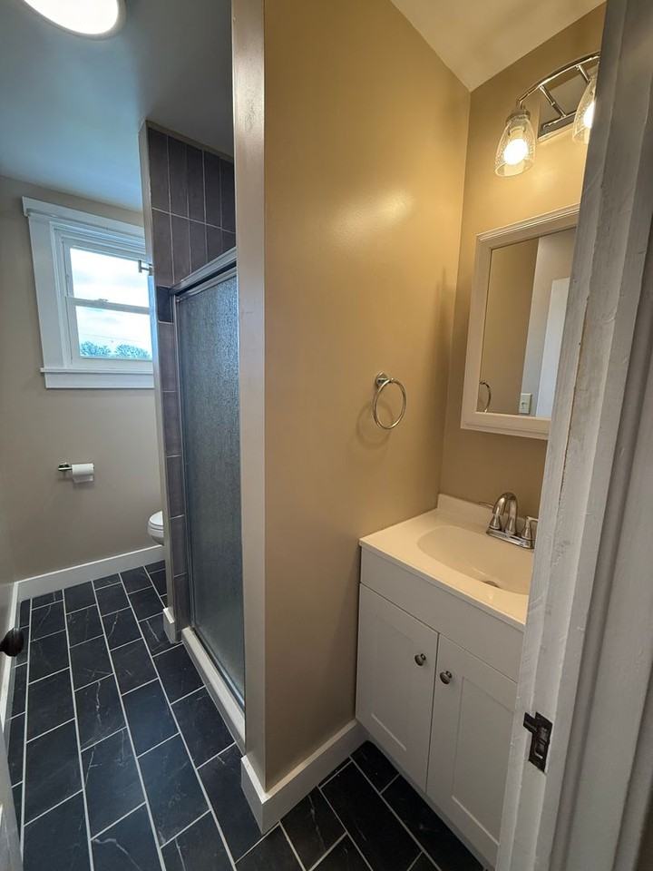 907 Walnut St - Photo 5 of 11