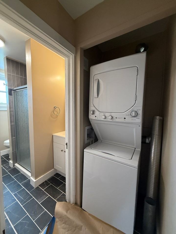 907 Walnut St - Photo 6 of 11