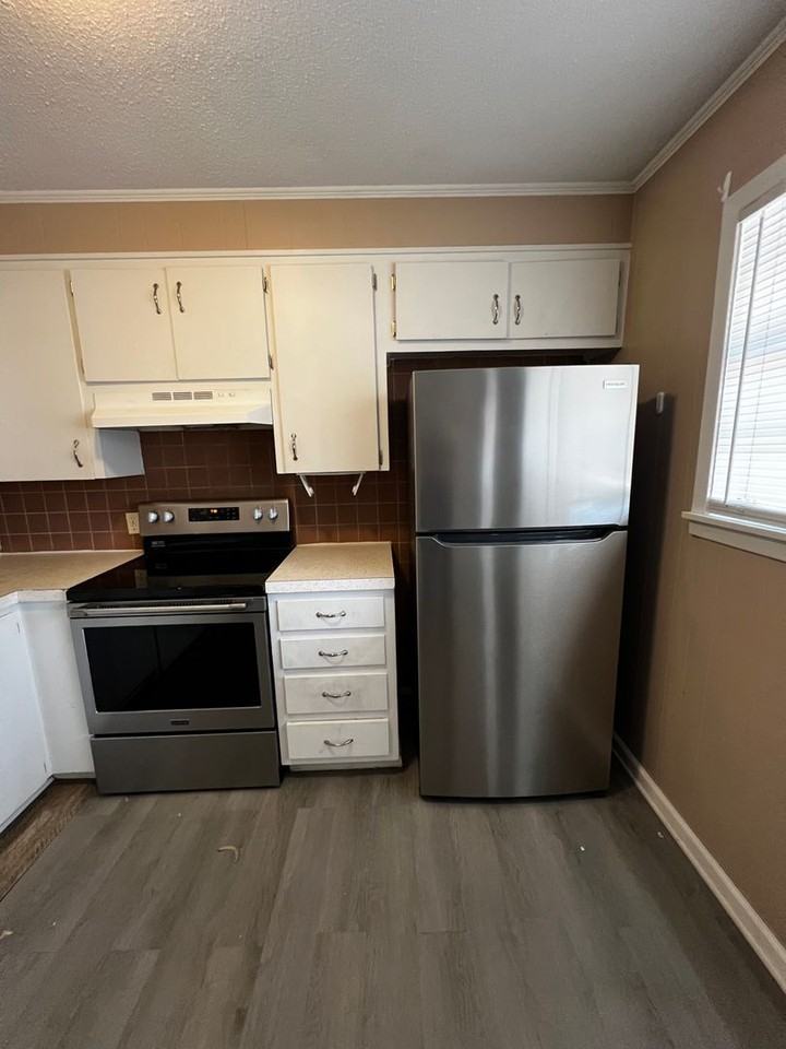 302 Houston St - Photo 7 of 13