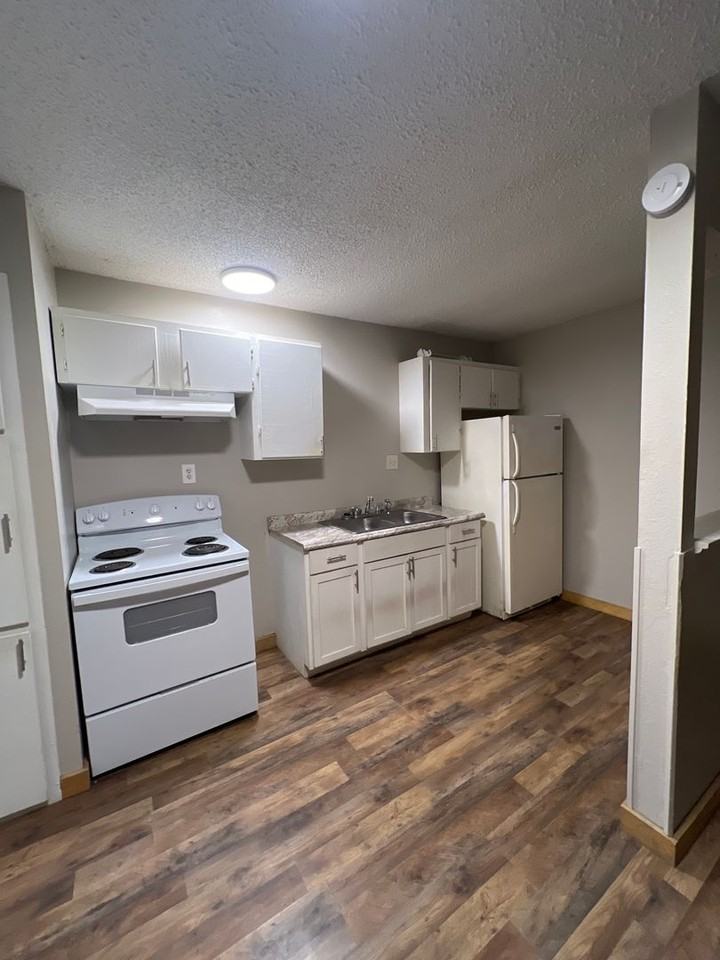 1004 County Road 3771 - Photo 3 of 9