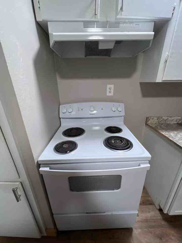 1004 County Road 3771 - Photo 4 of 9