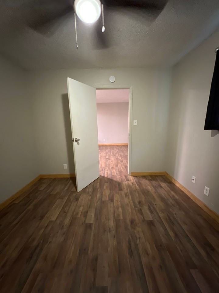 1004 County Road 3771 - Photo 6 of 9