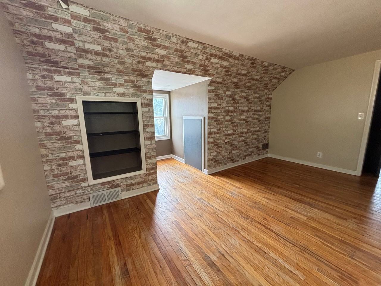 4520 Lafayette Ave - Photo 2 of 14