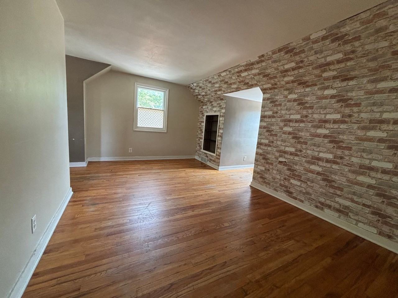 4520 Lafayette Ave - Photo 3 of 14