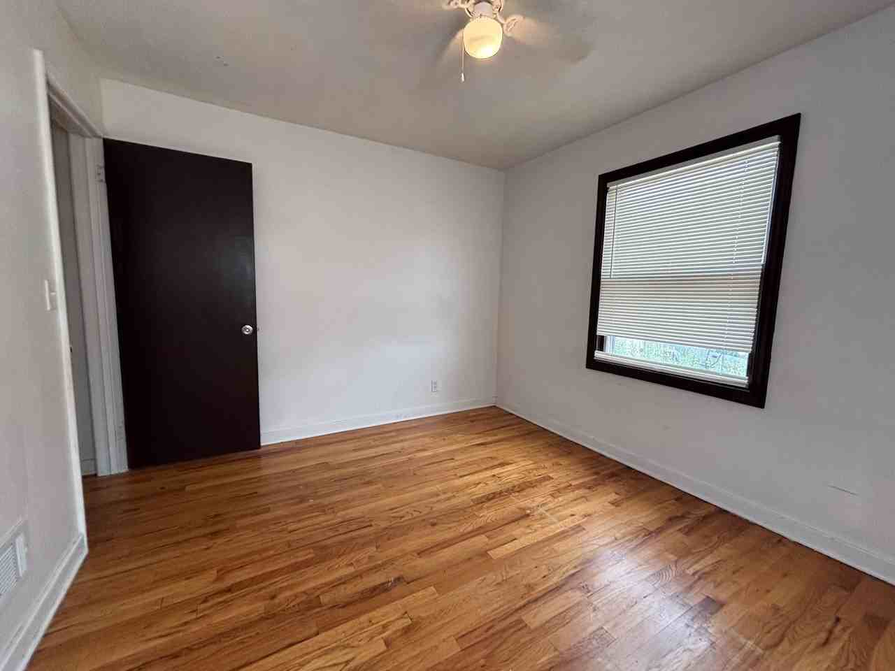 4520 Lafayette Ave - Photo 6 of 14