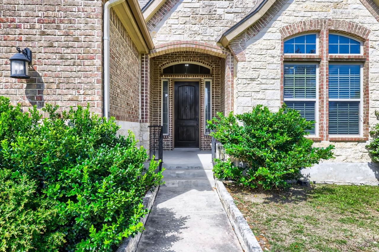 5923 Dewdrop Ln - Photo 4 of 29