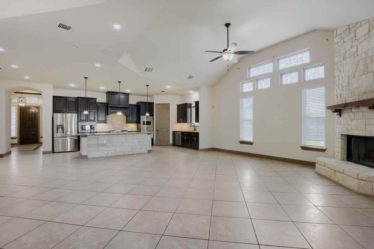 5923 Dewdrop Ln - Photo 5 of 29