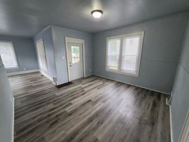 featured image of 27 E 13th St