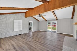 featured image of 960 Plum Springs Rd