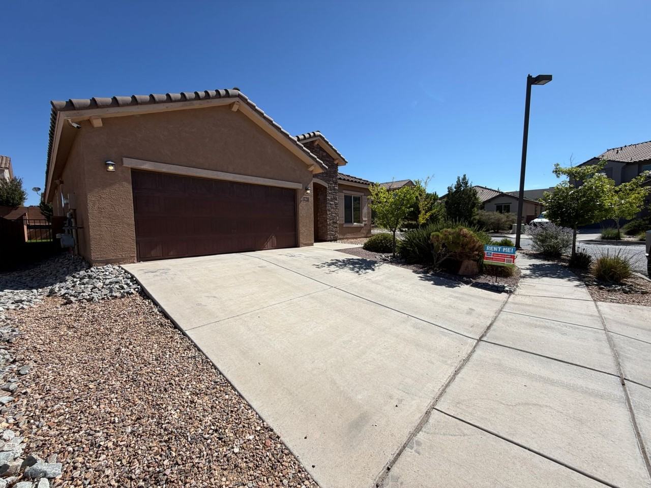 2861 Walsh Loop Se - Photo 2 of 39