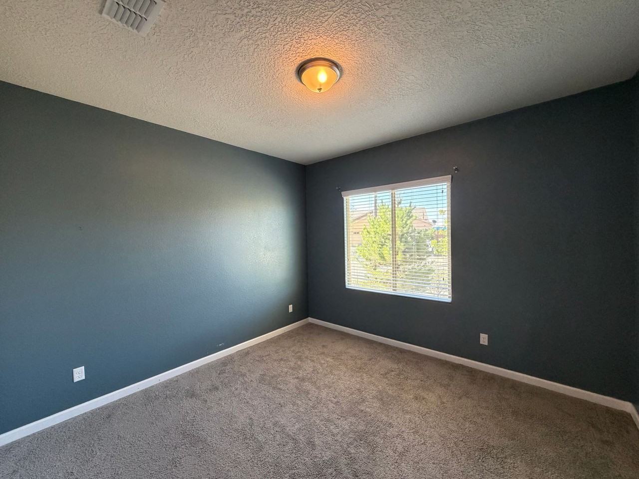 2861 Walsh Loop Se - Photo 6 of 39