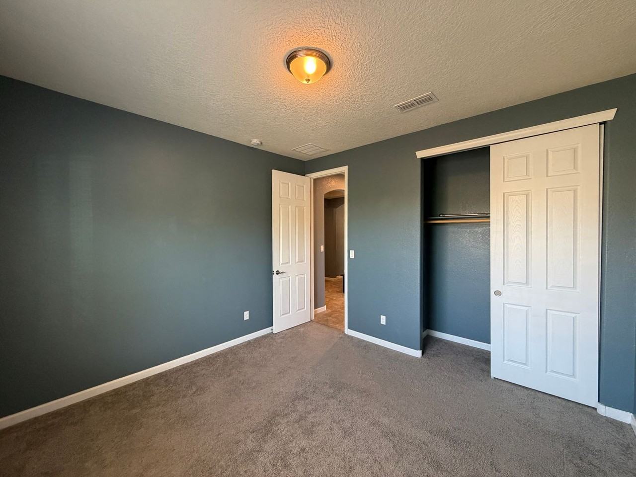 2861 Walsh Loop Se - Photo 7 of 39