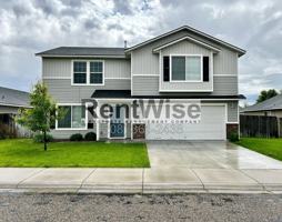 featured image of 119 E Walcott Lake Dr