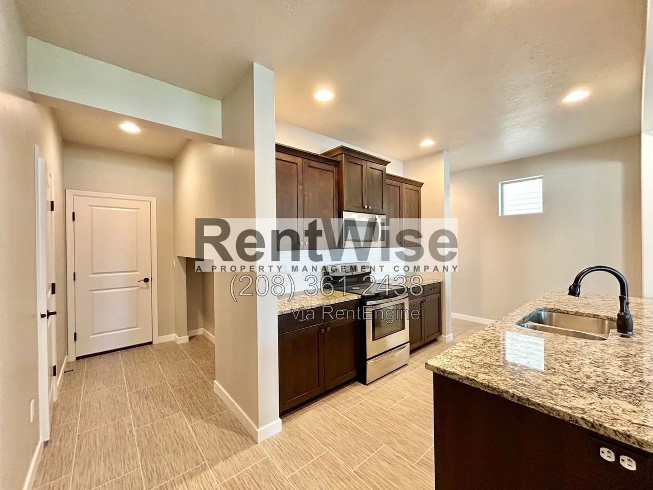1897 N Justin Ave - Photo 3 of 22