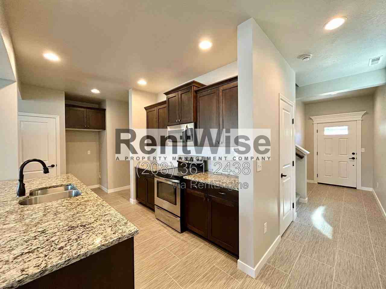 1897 N Justin Ave - Photo 5 of 22