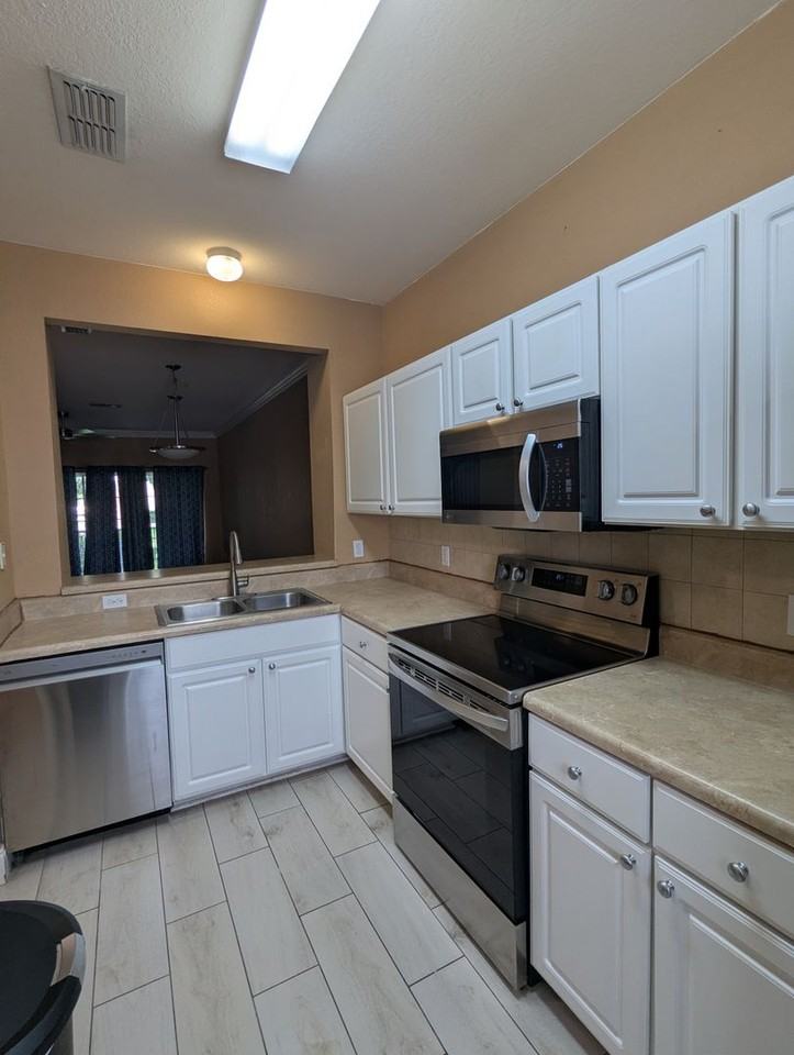 4872 Nw 42nd Rd #103 - Photo 4 of 48