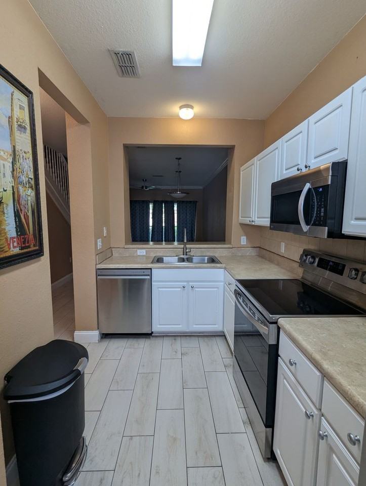 4872 Nw 42nd Rd #103 - Photo 5 of 48