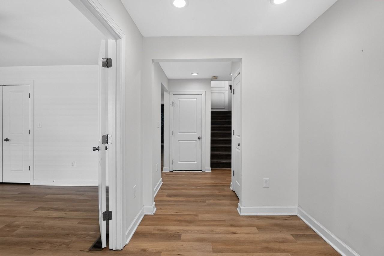 9609 19th Bay St - Photo 2 of 33