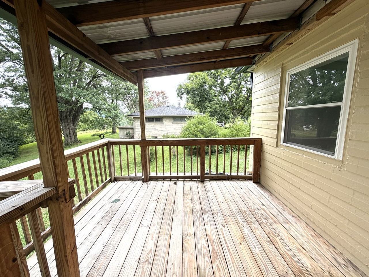 829 Capitol Blvd - Photo 2 of 32