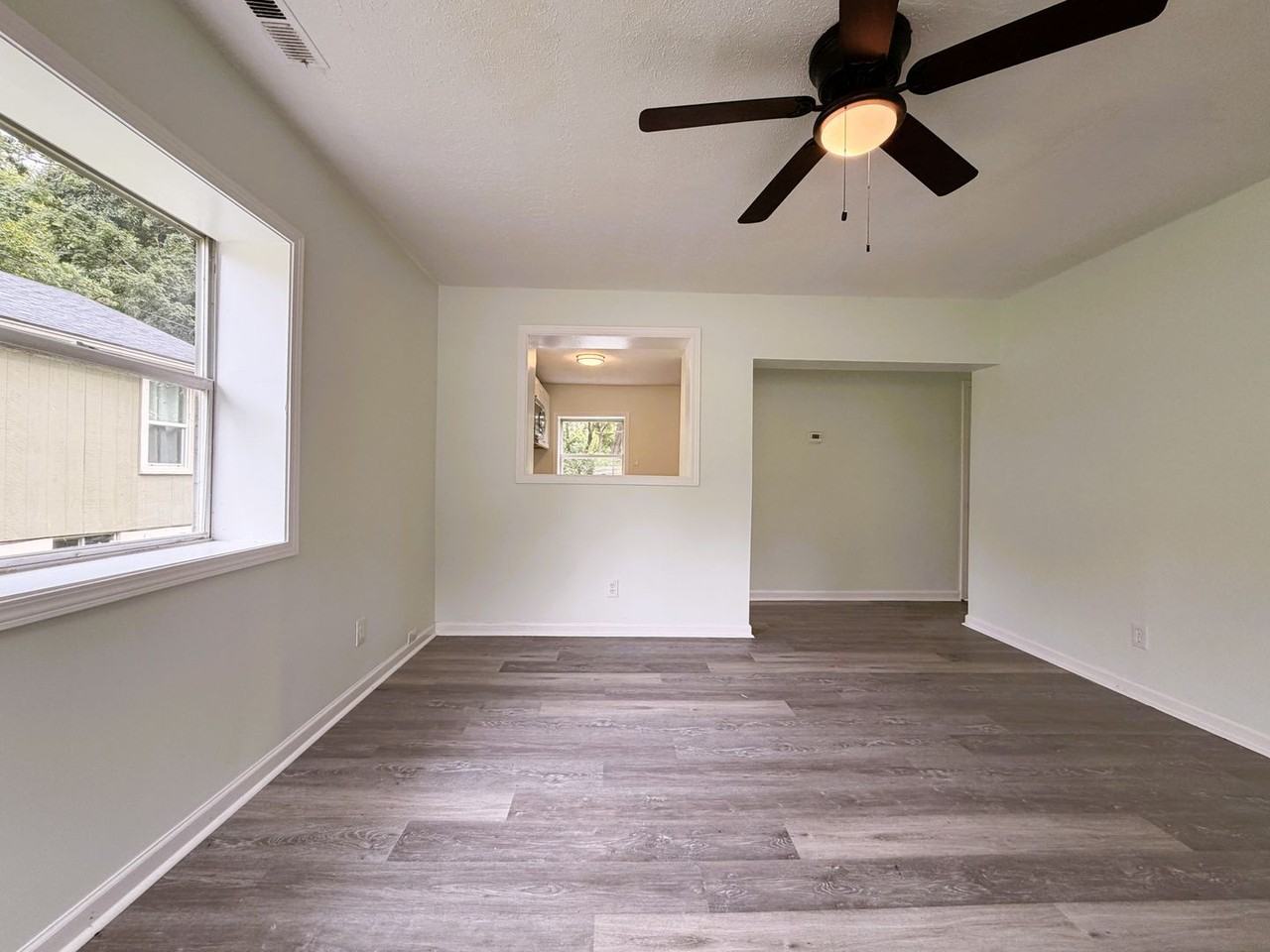 829 Capitol Blvd - Photo 5 of 32