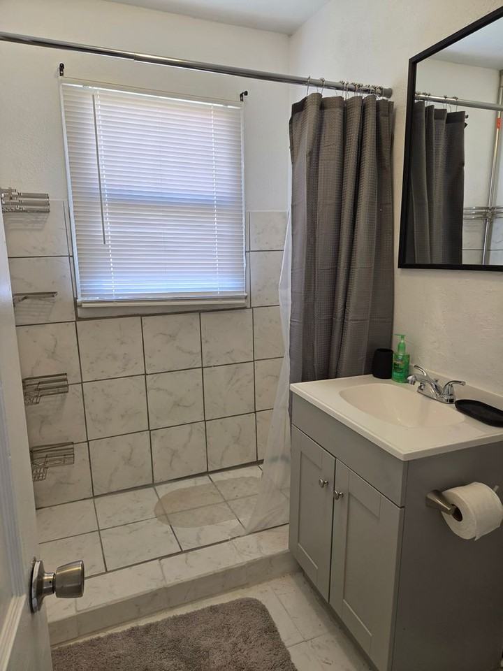 708 Monterey St - Photo 7 of 21