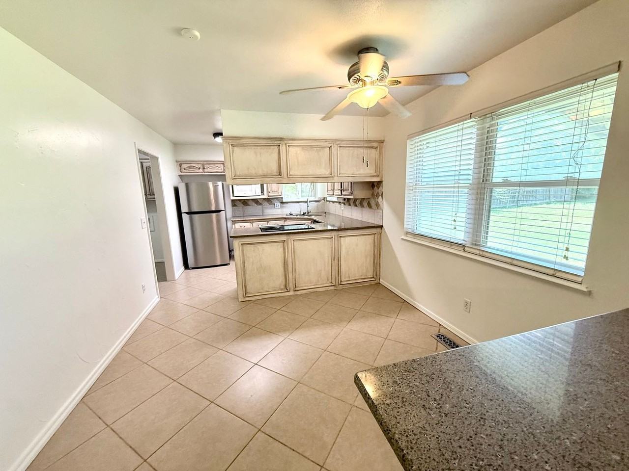 3724 Nw 64th St - Photo 2 of 15