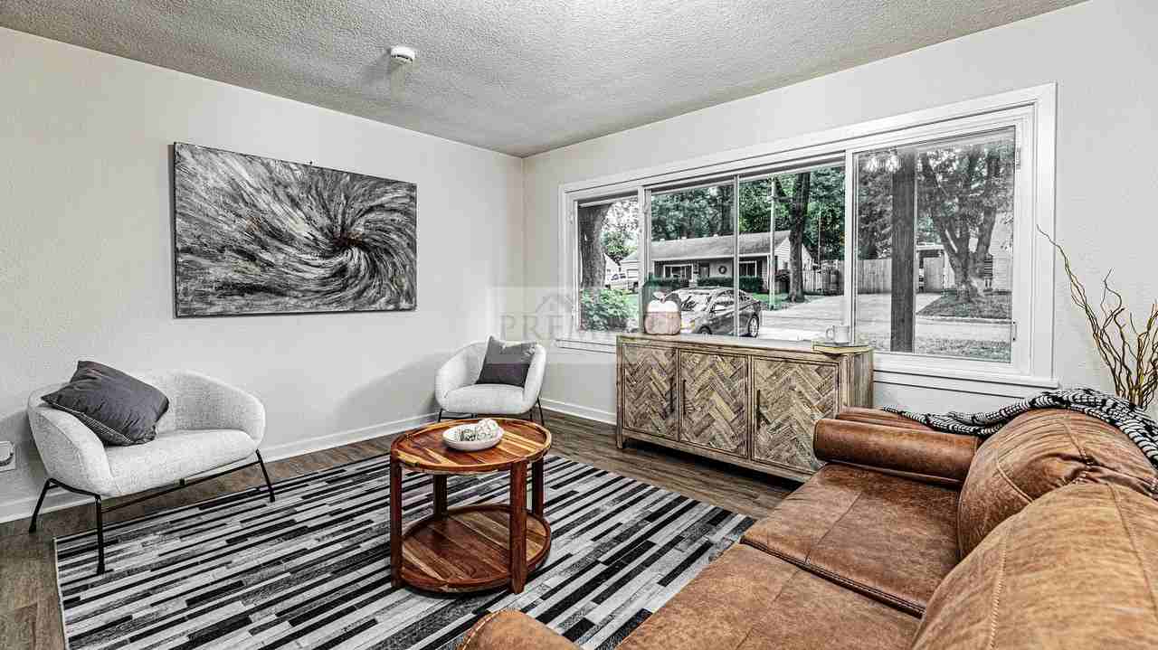 8340 Riggs St - Photo 3 of 19