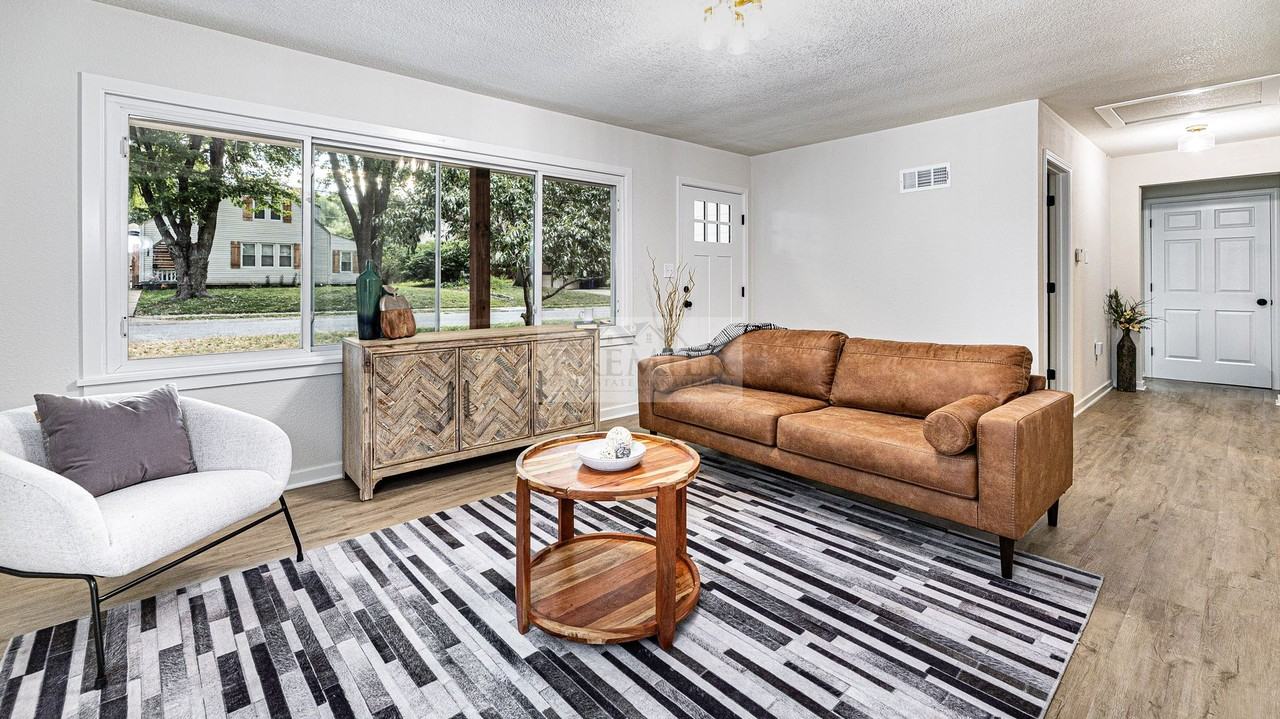 8340 Riggs St - Photo 4 of 19