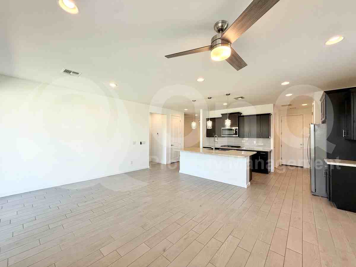 17679 W Pinnacle Vista Dr - Photo 4 of 19