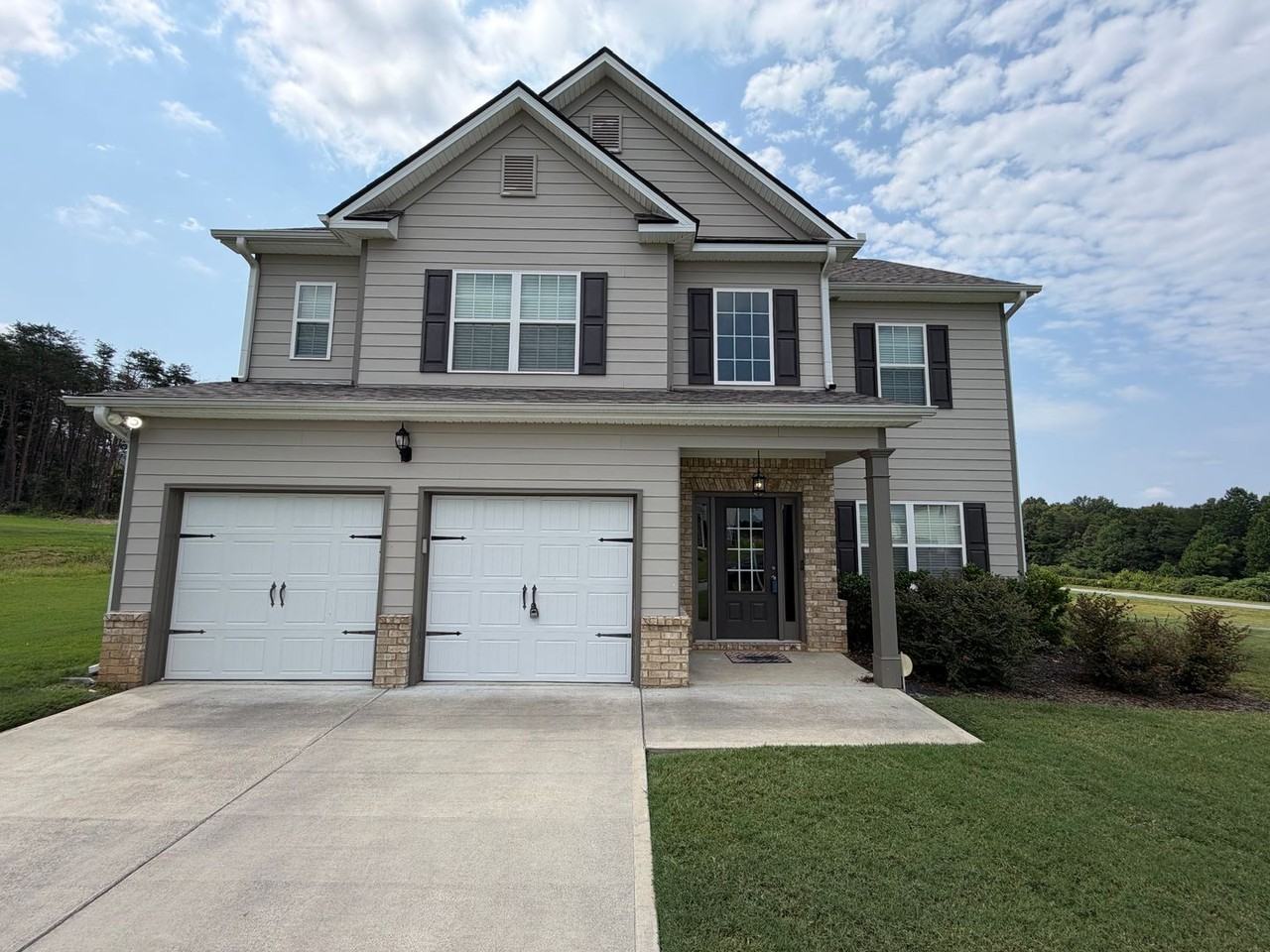 61 N Village Cir