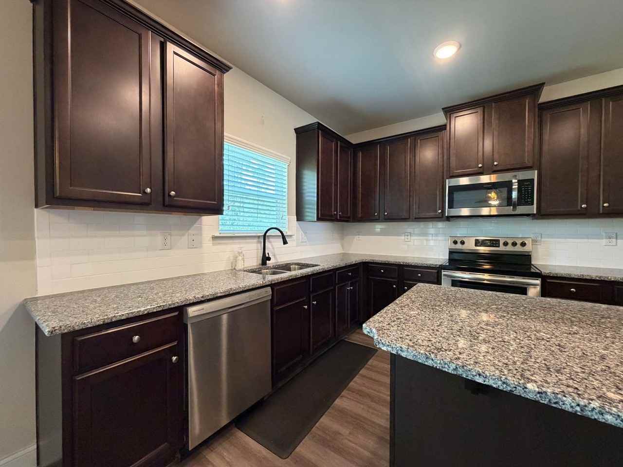 61 N Village Cir - Photo 7 of 41