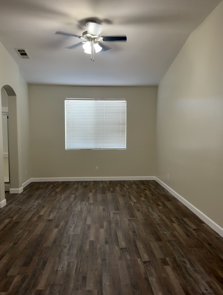 26121 Bogoso Ln - Photo 3 of 7