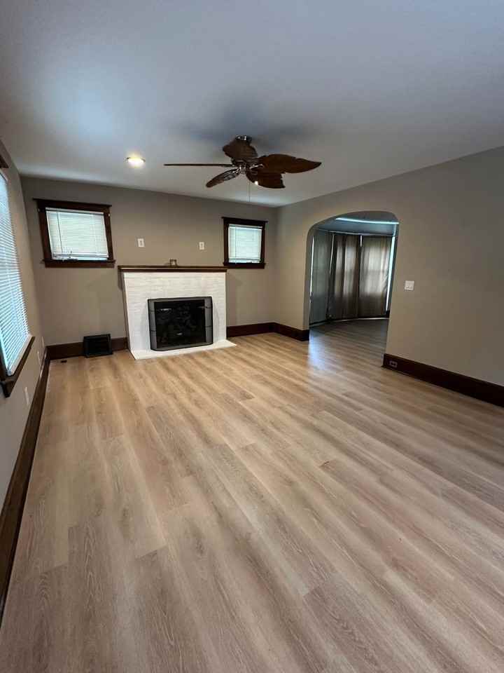 541 W Jersey Ave - Photo 2 of 35