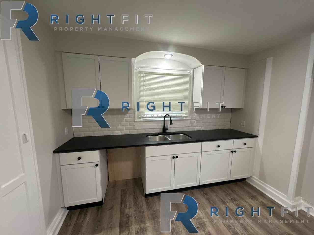 4254 E 34th St - Photo 6 of 12