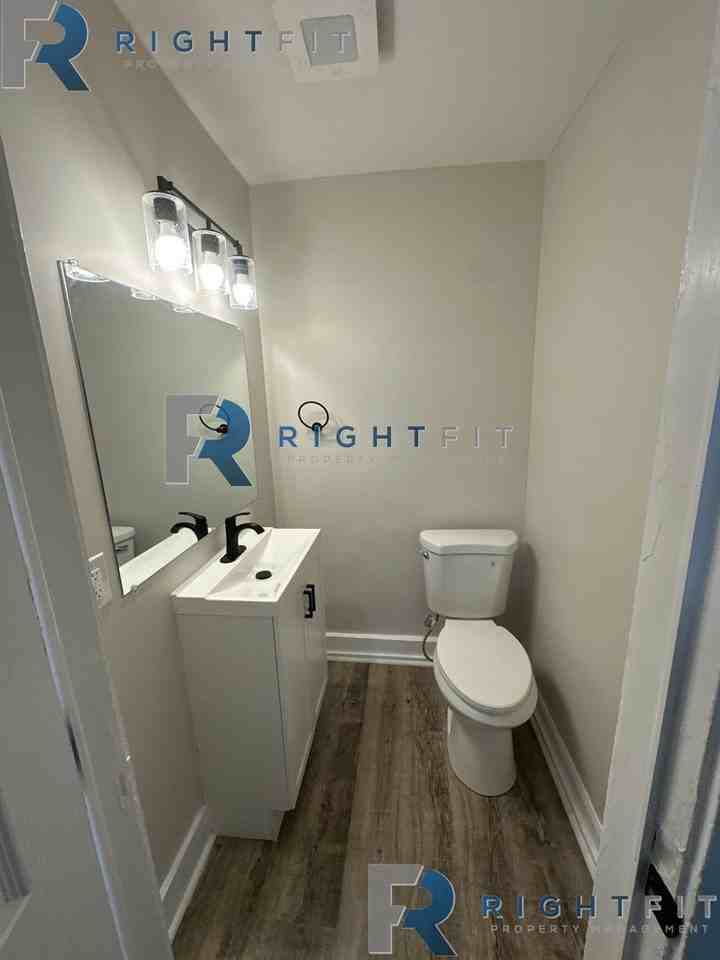 4254 E 34th St - Photo 7 of 12