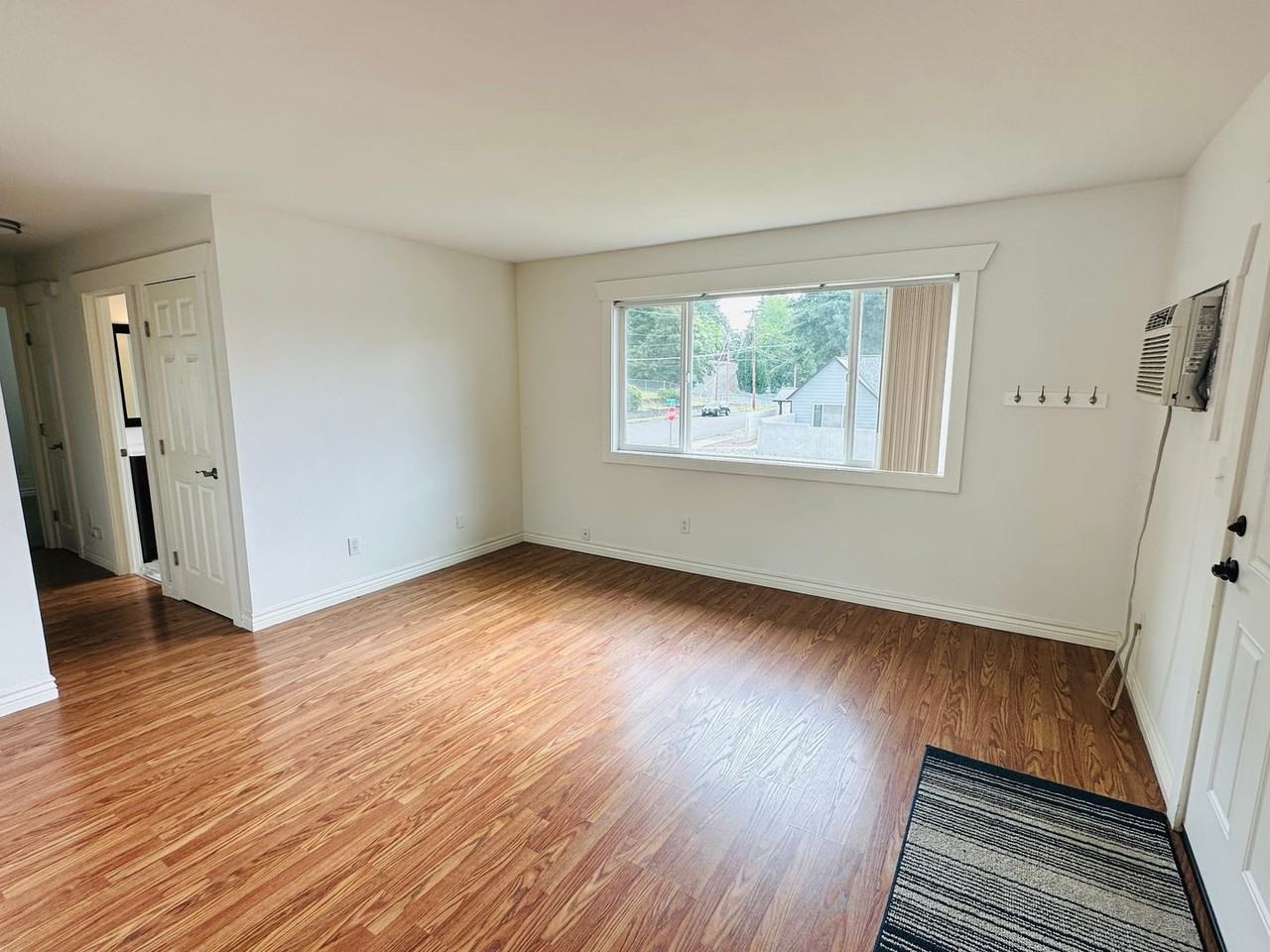 608 Nw 10th Ave - Photo 2 of 20