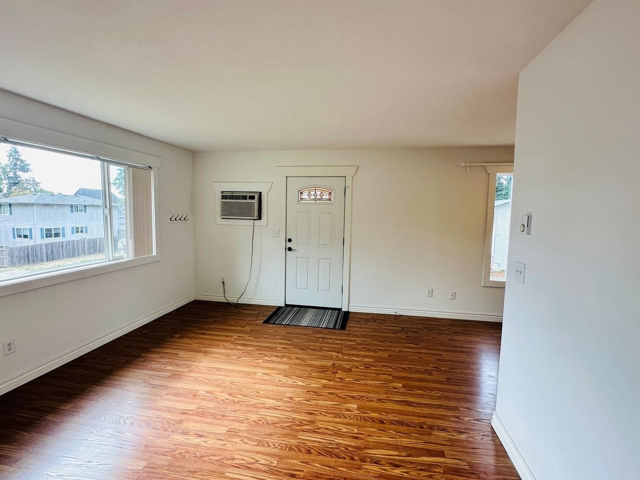 608 Nw 10th Ave - Photo 4 of 20