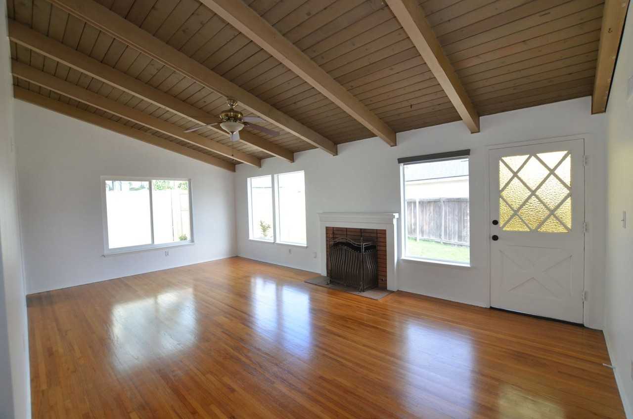151 Acacia Way - Photo 3 of 24