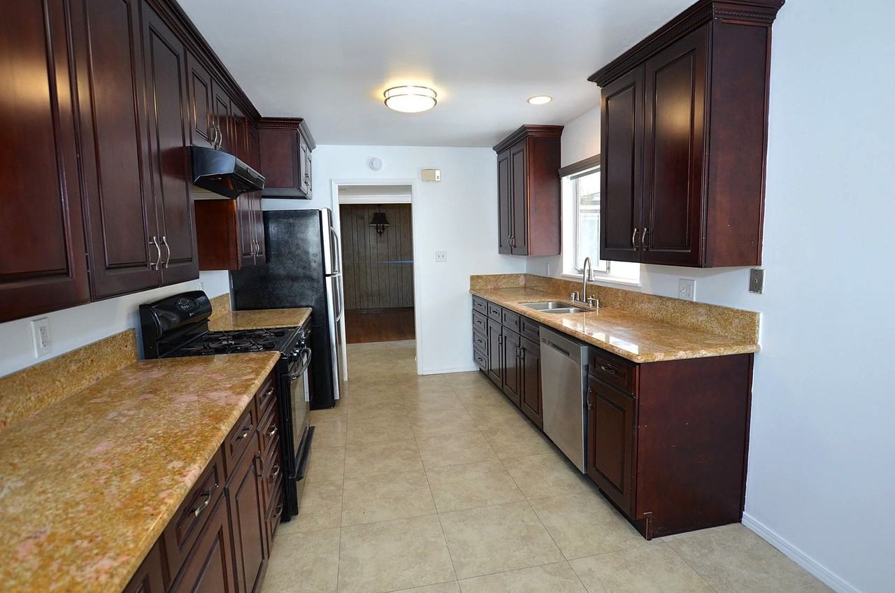 151 Acacia Way - Photo 5 of 24