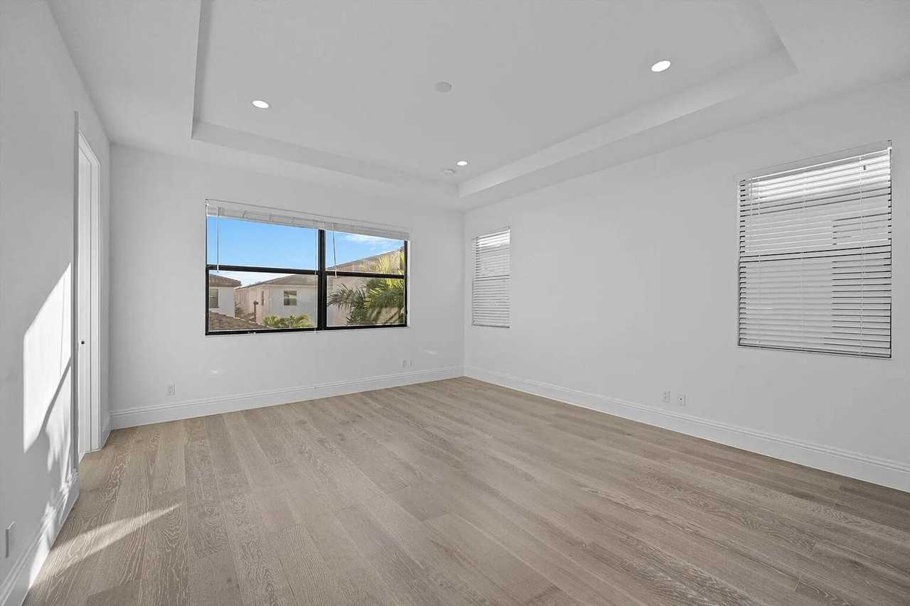 6020 Curie Pl - Photo 6 of 15