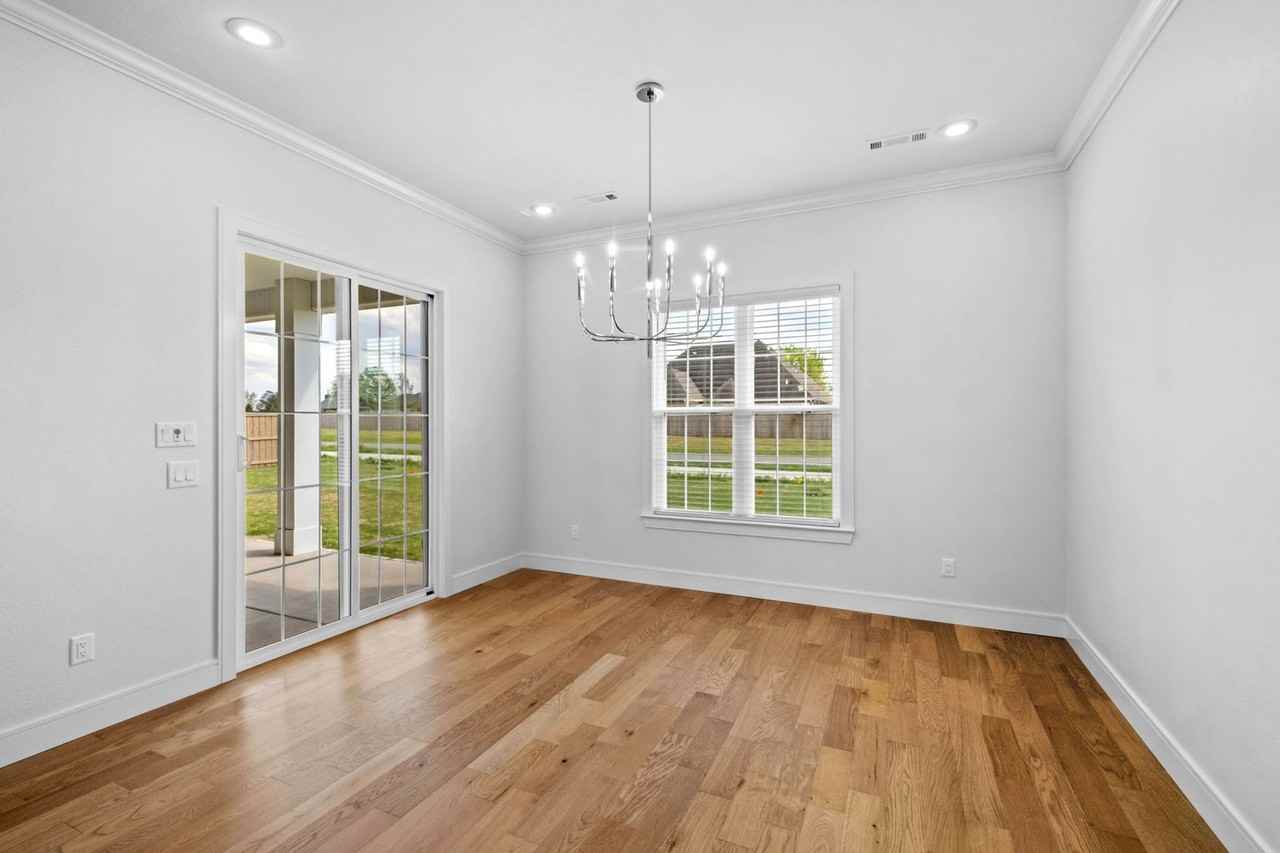 6465 Courtland Ave - Photo 5 of 18