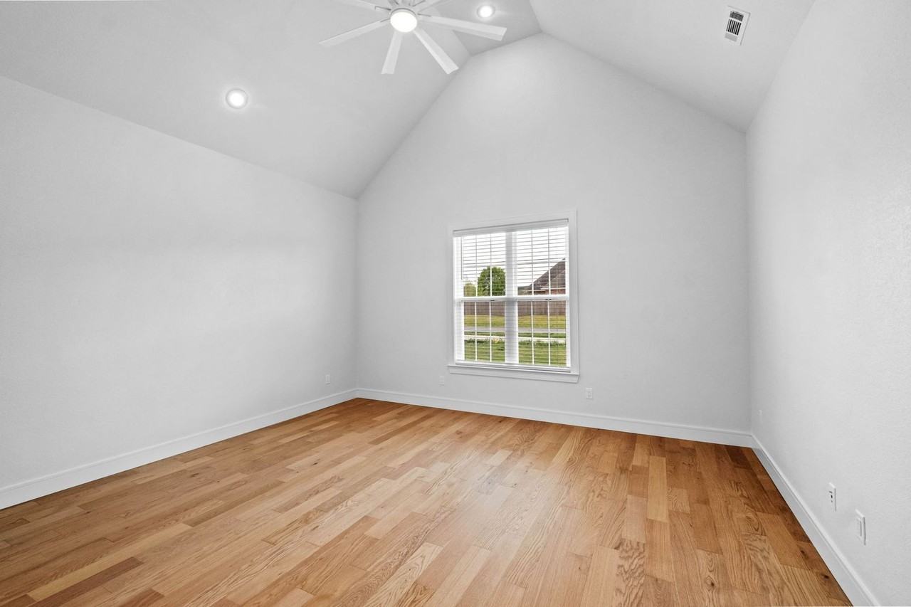 6465 Courtland Ave - Photo 6 of 18